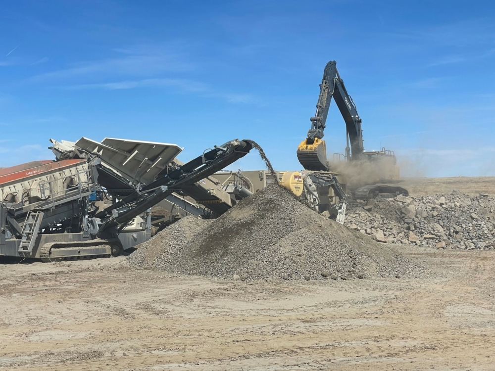 Making Asphalt Materials2